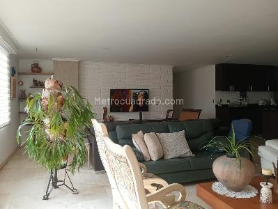 Apartamento de 3 alcobas en venta en Laureles, Medellín, 157 m² · foto 2 de 17