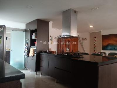 Apartamento de 3 alcobas en venta en Laureles, Medellín, 157 m² · foto 8 de 17