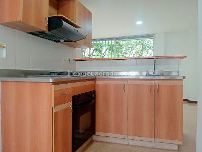 Apartamento de 3 alcobas en venta en Laureles, Medellín, 76 m² · foto 4 de 15