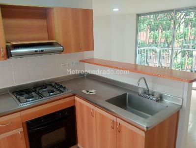 Apartamento de 3 alcobas en venta en Laureles, Medellín, 76 m² · foto 6 de 15