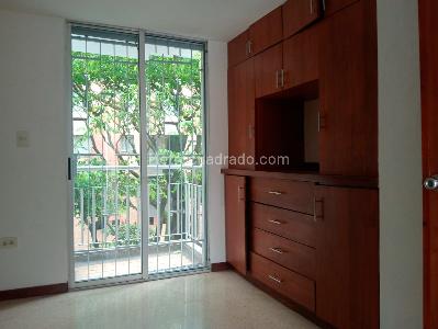 Apartamento de 3 alcobas en venta en Laureles, Medellín, 76 m² · foto 8 de 15