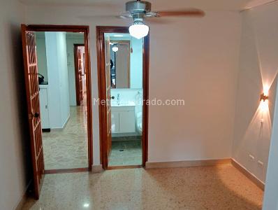 Apartamento de 2 alcobas en venta en Laureles, Medellín, 68 m² · foto 9 de 14