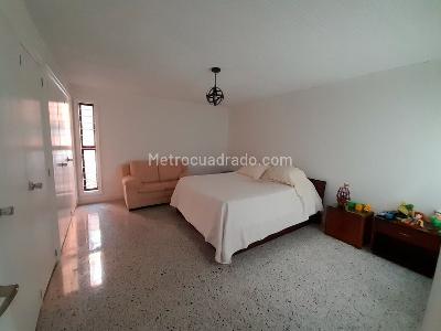 Casa de 4 alcobas en arriendo en Laureles, Medellín, 550 m² · foto 12 de 19
