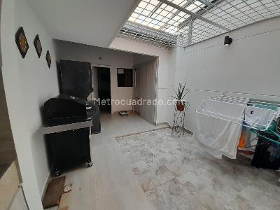 Casa de 4 alcobas en arriendo en Laureles, Medellín, 550 m² · foto 17 de 19