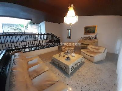 Casa de 4 alcobas en arriendo en Laureles, Medellín, 550 m² · foto 5 de 19