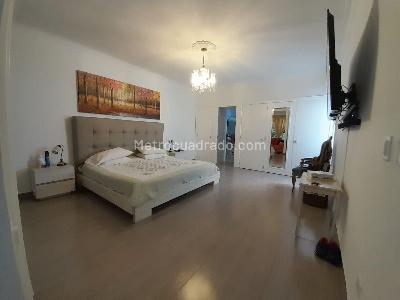 Casa de 4 alcobas en arriendo en Laureles, Medellín, 550 m² · foto 8 de 19