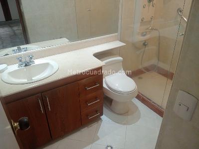 Apartamento de 3 alcobas en arriendo en Laureles, Medellín, 135 m² · foto 12 de 13