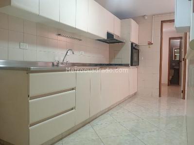 Apartamento de 3 alcobas en arriendo en Laureles, Medellín, 135 m² · foto 3 de 13
