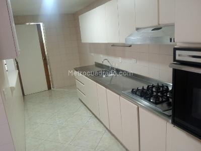 Apartamento de 3 alcobas en arriendo en Laureles, Medellín, 135 m² · foto 5 de 13