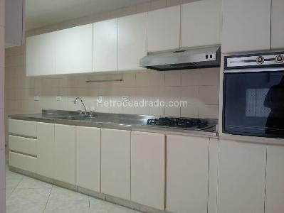 Apartamento de 3 alcobas en venta en Laureles, Medellín, 135 m² · foto 4 de 13