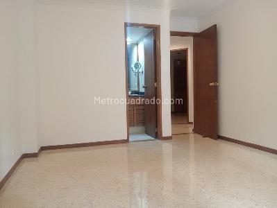 Apartamento de 3 alcobas en arriendo en Laureles, Medellín, 154 m² · foto 10 de 15