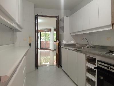 Apartamento de 3 alcobas en arriendo en Laureles, Medellín, 154 m² · foto 4 de 15