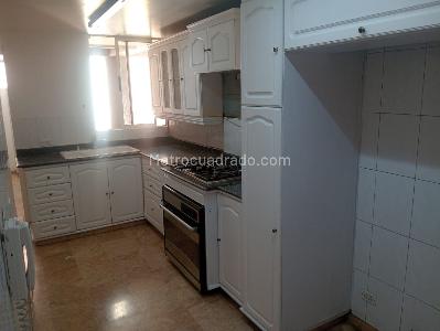 Apartamento en venta en Laureles, Medellín · foto 4 de 17