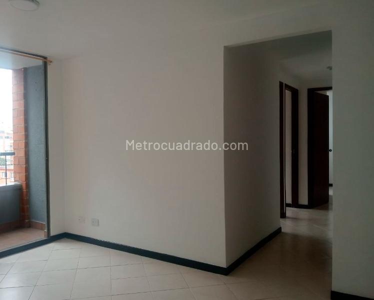 Apartamento de 3 Alcobas en Laureles con Balcón - 2