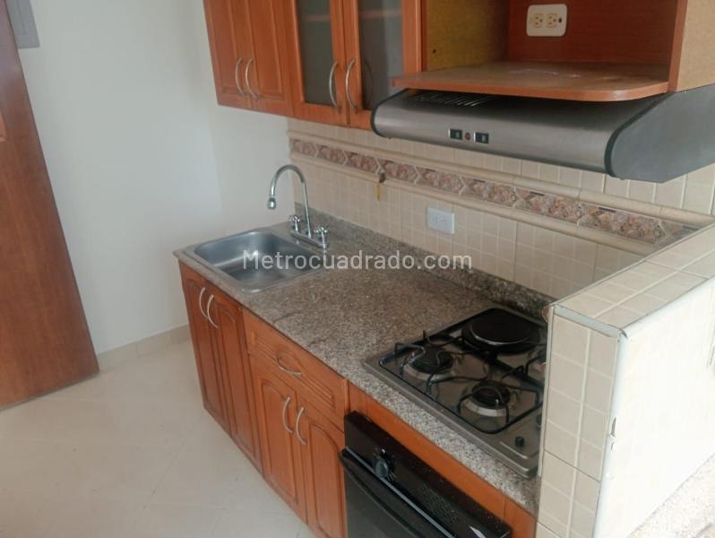 Apartamento de 3 Alcobas en Laureles con Balcón - 4