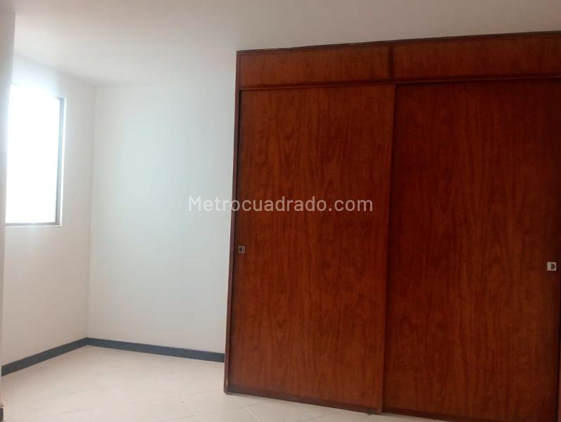 Apartamento de 3 Alcobas en Laureles con Balcón - 8