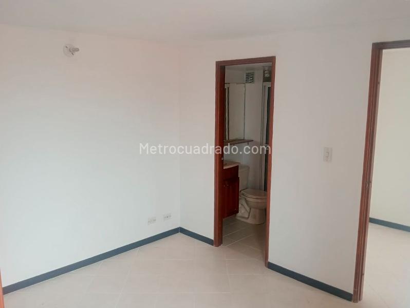 Apartamento de 3 Alcobas en Laureles con Balcón - 9