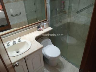 Apartamento de 3 alcobas en venta en Laureles, Medellín, 176 m² · foto 16 de 16