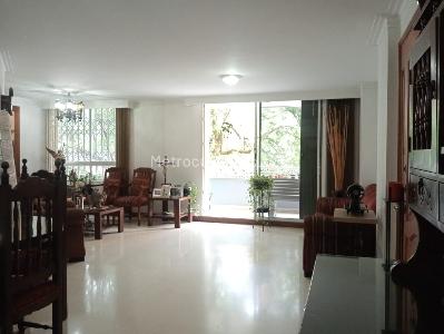 Apartamento de 3 alcobas en venta en Laureles, Medellín, 176 m² · foto 3 de 16