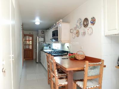 Apartamento de 3 alcobas en venta en Laureles, Medellín, 176 m² · foto 8 de 16