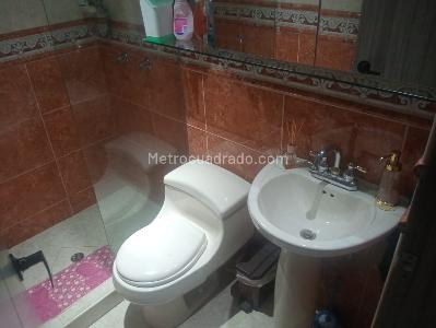 Apartamento de 3 alcobas en venta en Laureles, Medellín, 73 m² · foto 12 de 13