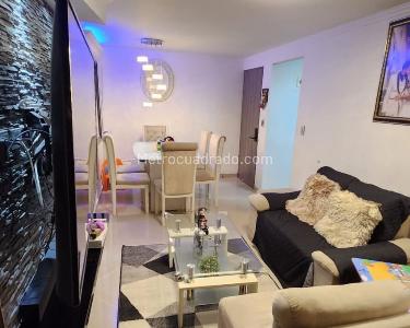 Apartamento de 3 alcobas en venta en Laureles, Medellín, 73 m² · foto 2 de 13