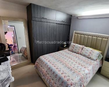 Apartamento de 3 alcobas en venta en Laureles, Medellín, 73 m² · foto 6 de 13