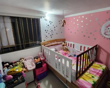 Apartamento de 3 alcobas en venta en Laureles, Medellín, 73 m² · foto 9 de 13