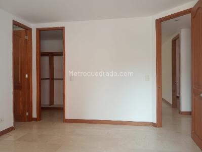 Apartamento de 3 alcobas en venta en Laureles, Medellín, 135 m² · foto 10 de 17