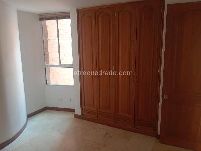 Apartamento de 3 alcobas en venta en Laureles, Medellín, 135 m² · foto 12 de 17