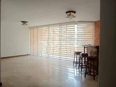 Apartamento de 3 alcobas en venta en Laureles, Medellín, 135 m² · foto 2 de 17
