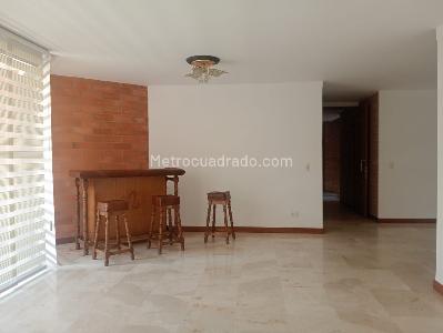 Apartamento de 3 alcobas en venta en Laureles, Medellín, 135 m² · foto 3 de 17