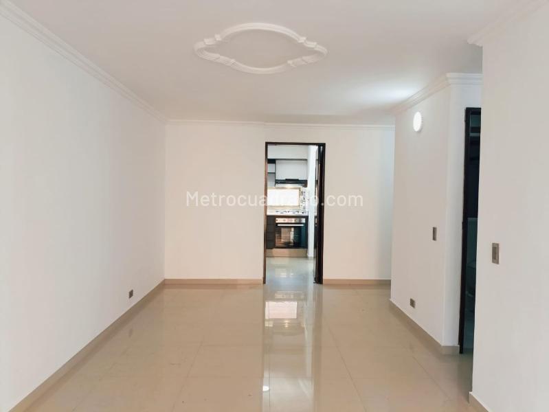 3BR Apartment with Pool in Belen Loma de los Bernal - 3