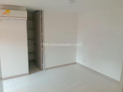 Apartamento de 3 alcobas en venta en Laureles, Medellín, 87 m² · foto 10 de 17