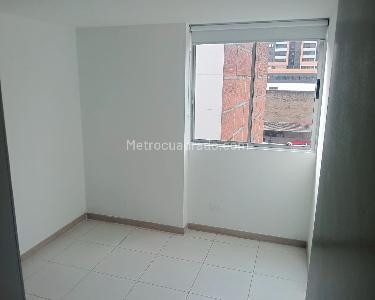 Apartamento de 3 alcobas en venta en Laureles, Medellín, 87 m² · foto 12 de 17