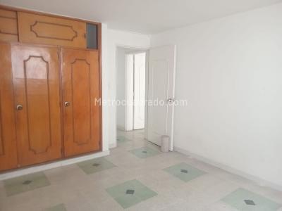 Apartamento de 4 alcobas en venta en Laureles, Medellín, 212 m² · foto 10 de 15