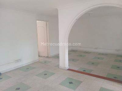 Apartamento de 4 alcobas en venta en Laureles, Medellín, 212 m² · foto 2 de 15