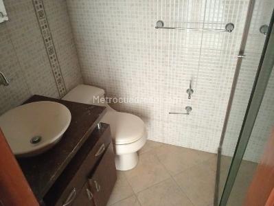 Apartamento de 3 alcobas en arriendo en Conquistadores, Medellín, 110 m² · foto 11 de 12