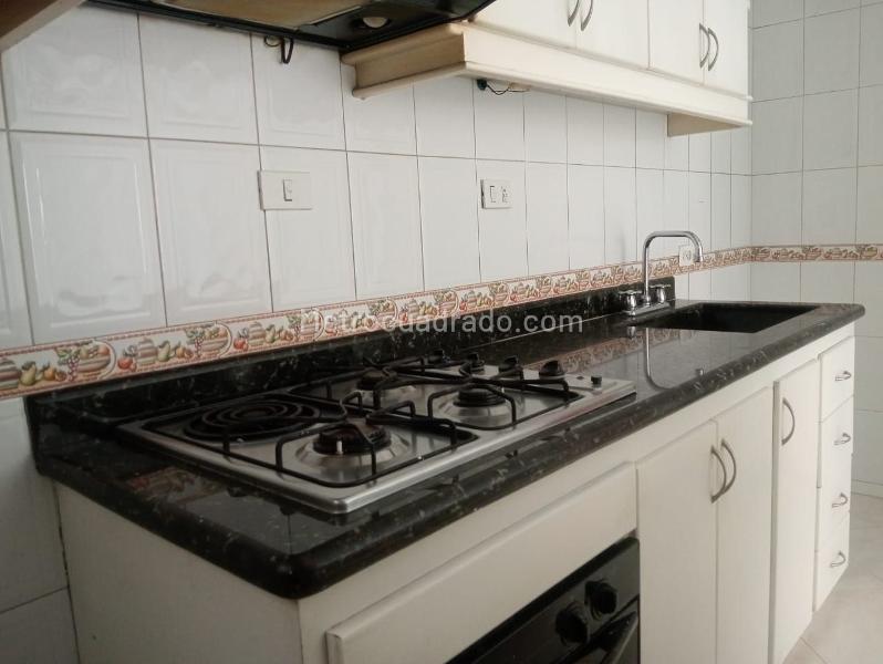 Apartamento de 3 Alcobas en Laureles con Balcón y Parqueadero - 5