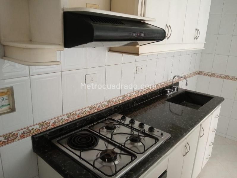 Apartamento de 3 Alcobas en Laureles con Balcón y Parqueadero - 6