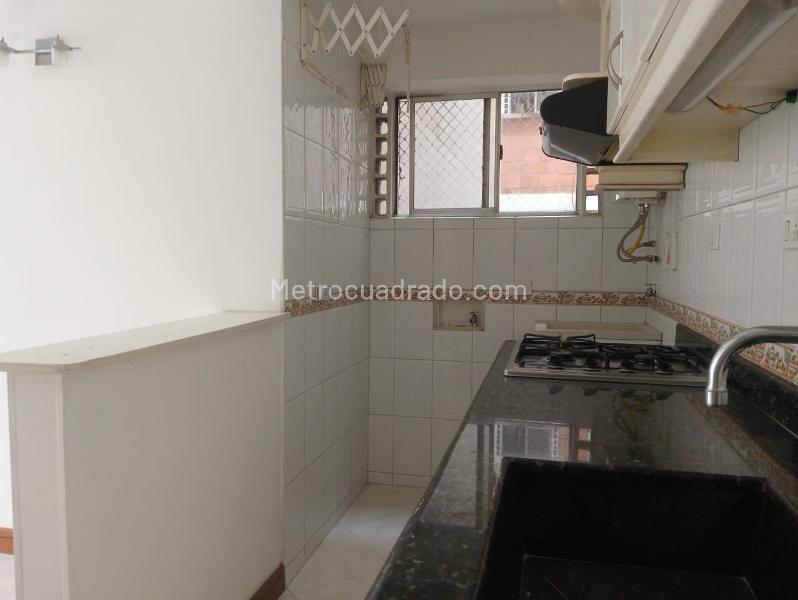 Apartamento de 3 Alcobas en Laureles con Balcón y Parqueadero - 7