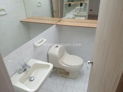Apartamento de 3 alcobas en venta en Laureles, Medellín, 168 m² · foto 18 de 20
