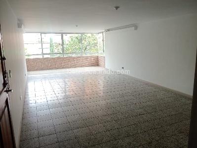 Apartamento de 3 alcobas en venta en Laureles, Medellín, 168 m² · foto 3 de 20