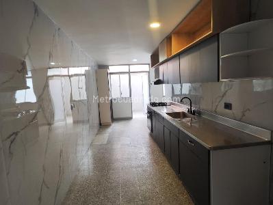 Apartamento de 3 alcobas en venta en Laureles, Medellín, 168 m² · foto 7 de 20