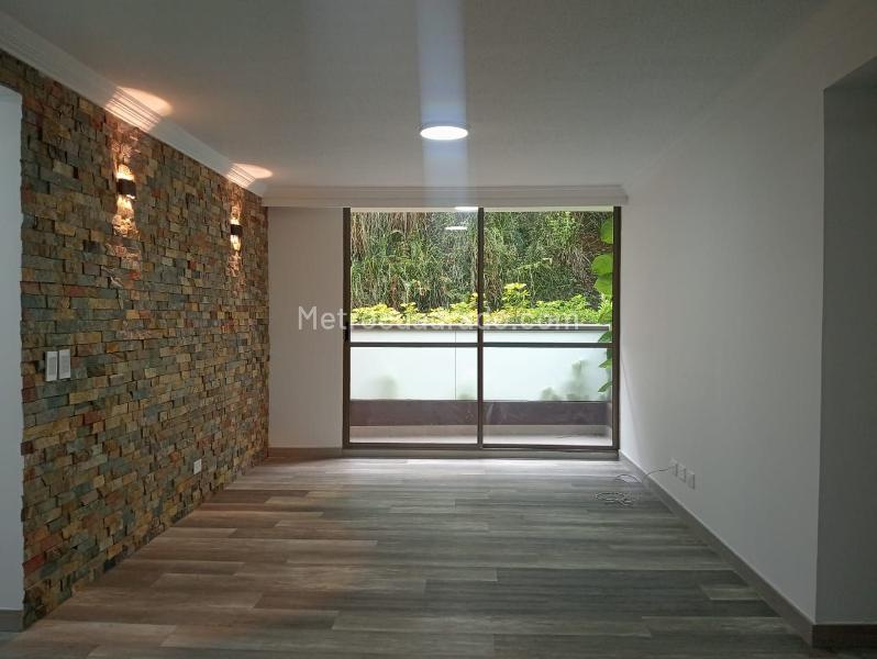 Spacious 3BR Apartment with Amenities in La America