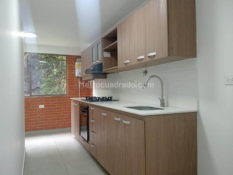 Apartamento Amplio de 3 Alcobas con Amenidades en La América - 5