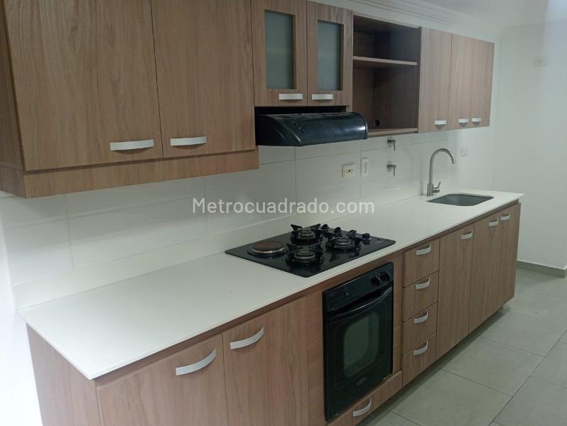 Apartamento Amplio de 3 Alcobas con Amenidades en La América - 6