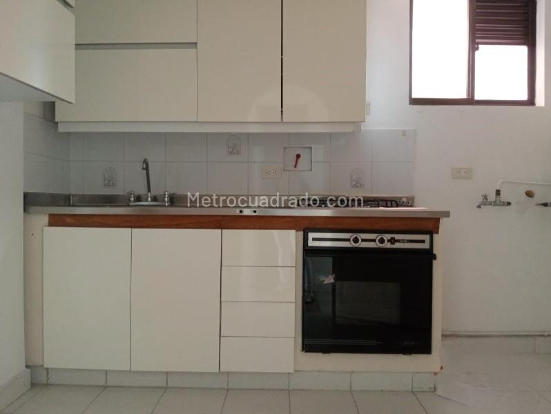 2BR Exterior Apartment for Rent in Laureles with Balcony - 3