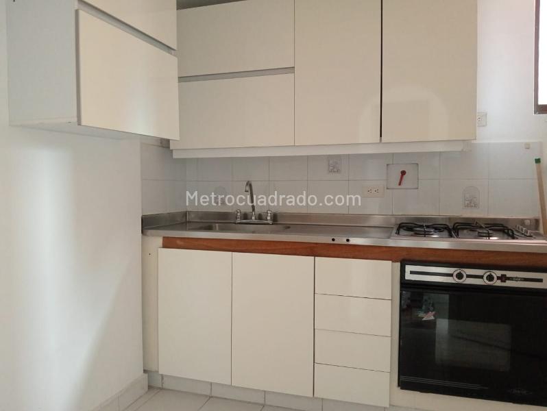 2BR Exterior Apartment for Rent in Laureles with Balcony - 4
