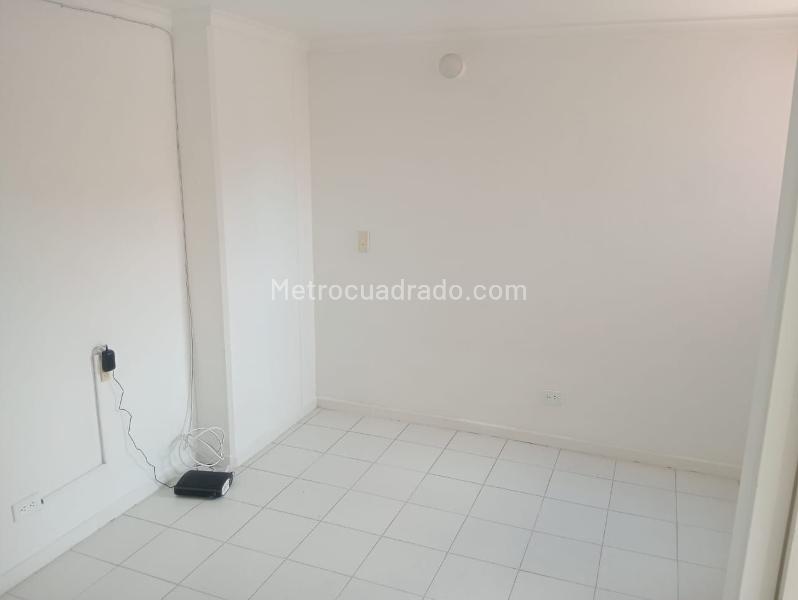 2BR Exterior Apartment for Rent in Laureles with Balcony - 9